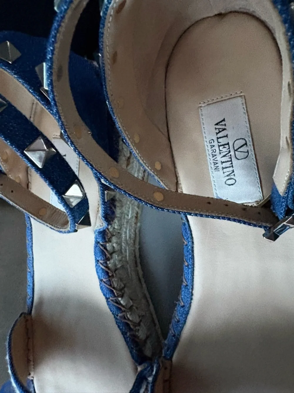Valentino Garavani Denim Blue Studded Espadrille Wedge Sandals Size 8 - Picture 3 of 4